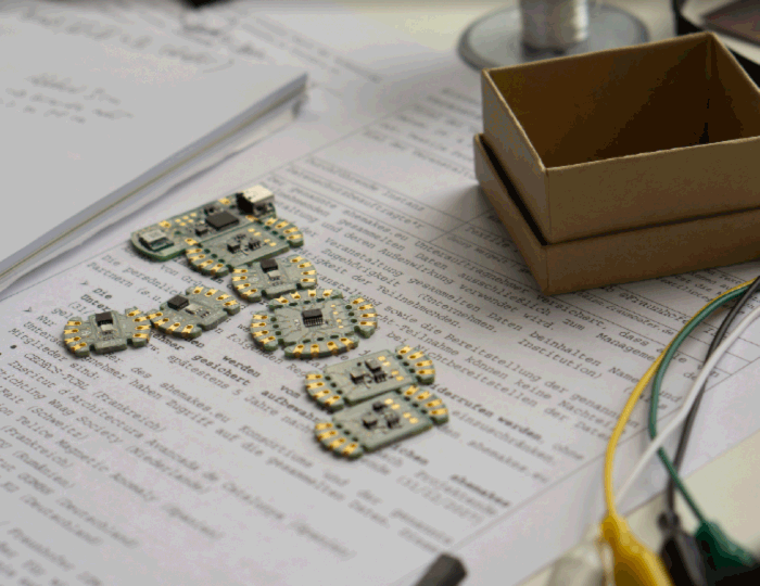 Mit den Modulen aus dem Prototyping-Kit entstehen vielfältige E-Textiles. Textile Prototyping Lab.