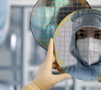 Spiegelung in einem Wafer | © Fraunhofer IZM