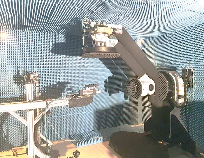 In der Messkammer des Fraunhofer IZM können Messungen bis zu 300 GHz durchgeführt werden. | © Fraunhofer IZM