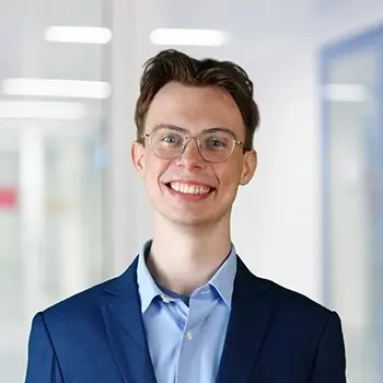 Profile Picture of Maurice Laurent Haffner in front of the substrate line