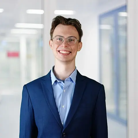 Profile Picture of Maurice Laurent Haffner in front of the substrate line